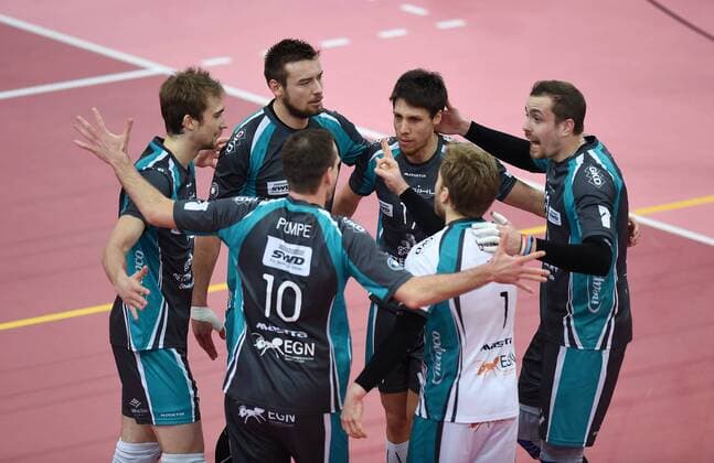 Volleyball 1. Bundesliga 2014 2015 Playoff Viertelfinale 2. Spiel TV Rottenburg - SWD powervolleys Dueren 21.03.2015 Teamkreis SWD powervolleys Dueren 