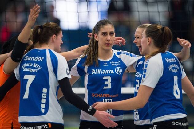 22.03.2015, Halle Berg Fidel, Muenster Volleyball, Bundesliga Frauen, Play-offs Viertelfinale, USC Münster Muenster vs. Allianz MTV Stuttgart Jubel Tamari Miyashiro ( 11 Stuttgart) , Renata Sandor ( 7 Stuttgart), Micheli Tomazela Pissinato ( 3 Stuttgart), Mareike Hindriksen ( 2 Stuttgart), Katherine Harms ( 8 Stuttgart)