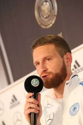 23.03.2015, xjfx, Fussball International, DFB Pressekonferenz vor dem Spiel gegen Australien, v.l.Skodran Mustafi (Deutsche Fussball Nationalmannschaft DFB),FREISTELLER