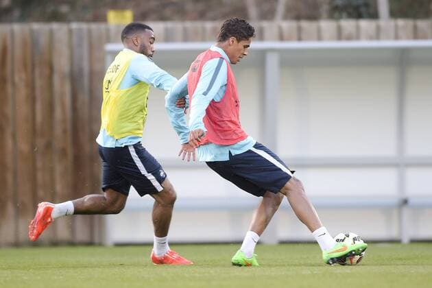 Alexandre Lacazette Raphael Varane FOOTBALL : Entrainement de l equipe de France - Clairefontaine - 23 03 2015 JBAutissier Panoramic 