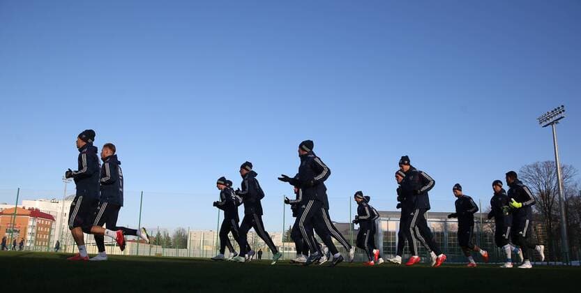 NOVOGORSK, RUSSIA. MARCH 23, 2015. Russian national football team during a training session ahead of the second leg of their UEFA EURO EM Europameisterschaft Fussball Qualifiying Round Group G match against Macedonia. Artyom Korotayev TASS  RE15F377