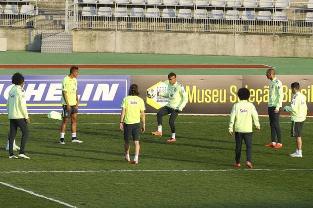 Neymar - Training brasilianische Nationalmannschaft, Stade Charlety Paris - 23 03 2015 GwendolineLeGoff Panoramic 