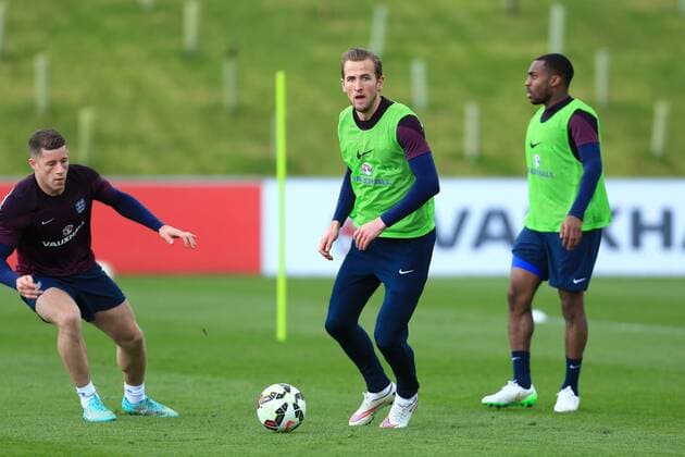 Harry Kane of England - England Training - UEFA EURO EM Europameisterschaft Fussball 2016 - St George s Park- Burton-upto-Trent - 24 03 2015 Pic Philip Oldham Sportimage EDITORIAL USE ONLY. No use with unauthorised audio, video, data, fixture lists, club league logos or live services. Online in-match use limited to 120 images, no video emulation. No use in betting, games or single club league player publications.
