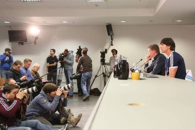 Bundestrainer Joachim Loew - Pressekonferenz der Deutschen Nationalmannschaft in Frankfurt