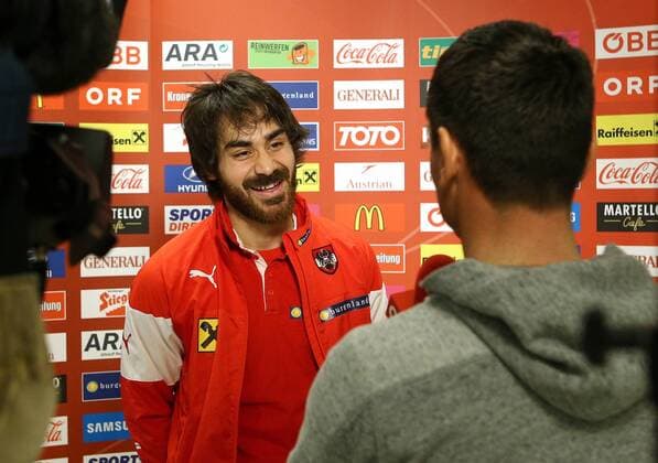 SOCCER - UEFA EURO EM Europameisterschaft Fussball 2016 quali, LIE vs AUT VIENNA,AUSTRIA,24.MAR.15 - SOCCER - UEFA European Championship EM Europameisterschaft 2016, European Qualifiers, OEFB international match Länderspiel Liechtenstein vs Austria, preview, press conference PK Pressekonferenz team AUT. Image shows Veli Kavlak (AUT) and Andreas Felber (ORF).