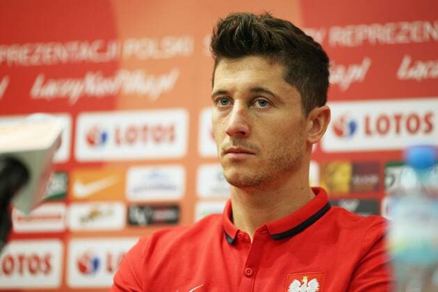 Warschau, Polen - Pressekonferenz polnische Nationalmannschaft vor dem EM-Quali-Spiel: ROBERT LEWANDOWSKI --- Newspix.pl  20150324CSLG0108