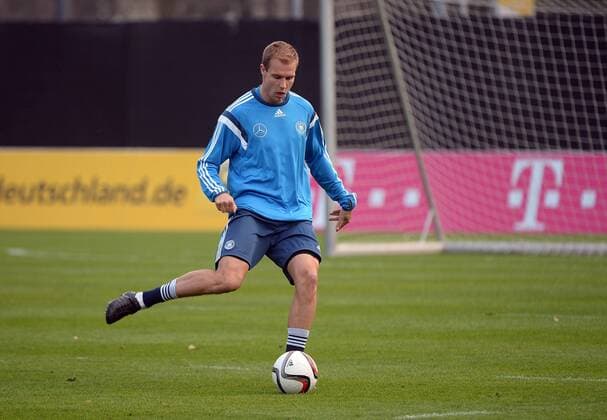24.03.2015, xjhx, Fussball International, Training Deutsche Fussball Nationalmanschaft, v.l. Holger Badstuber (Deutsche Fussball Nationalmannschaft DFB)