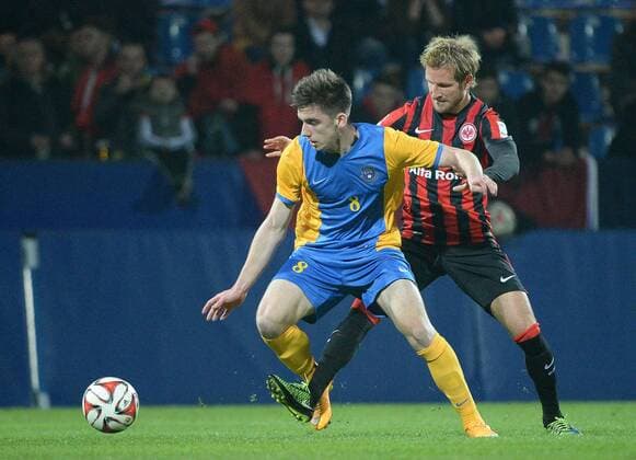 24.03.2015, xjhx, Fussball 1.Bundesliga, Eintracht Frankfurt - Kosovo, v.l. Valmi Sylejmani (Kosovo), Stefan Aigner (Eintracht Frankfurt)