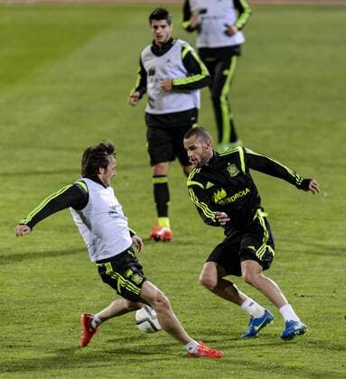 Spanish national team Nationalteam training session. In this picture, David Silva and Mario Suarez. xDIEGOxGxSOUTOx 