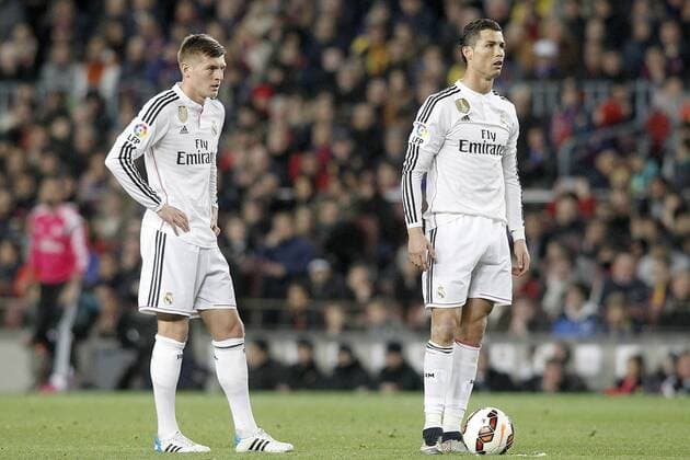 Real Madrid s Toni Kroos (l) and Cristiano Ronaldo during La Liga match.March 22,2015.  (201503022185)