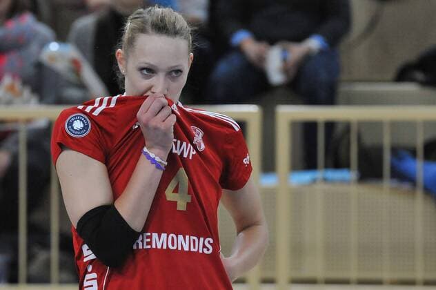 25.03.2015, xtkx, Volleyball 1.Bundesliga Damen, VC Wiesbaden - SC Potsdam, v.l. Michalea Kvapilova (SC Potsdam) enttaeuscht, enttaeucht schauend, dissapinted,