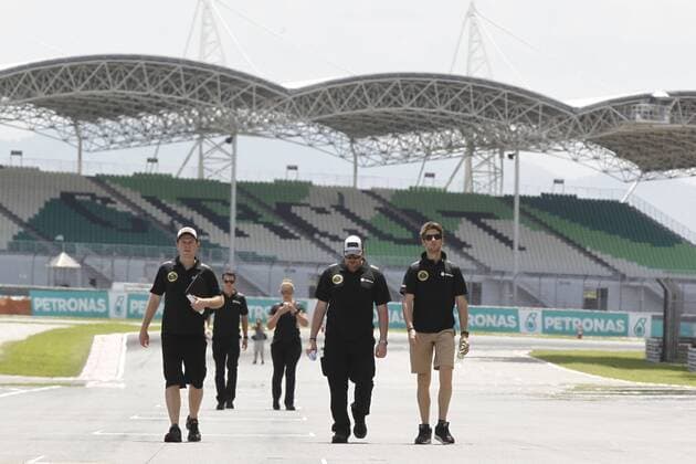 Motorsports: FIA Formula One World Championship WM Weltmeisterschaft 2015, Grand Prix of Malaysia, 8 Romain Grosjean (FRA, Lotus F1 Team), xHOCHxZWEIx