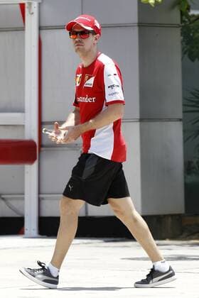 Motorsports: FIA Formula One World Championship WM Weltmeisterschaft 2015, Grand Prix of Malaysia, 5 Sebastian Vettel (GER, Scuderia Ferrari), xHOCHxZWEIx
