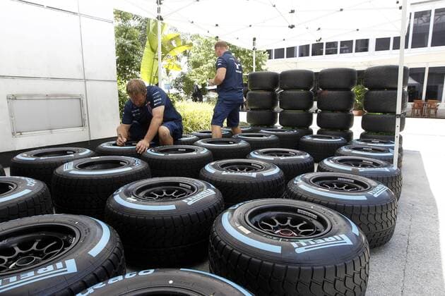 Motorsports: FIA Formula One World Championship WM Weltmeisterschaft 2015, Grand Prix of Malaysia, Pirelli, tire, tires, tyre, tyres, wheel, wheels, Reifen, Rad, feature xHOCHxZWEIx