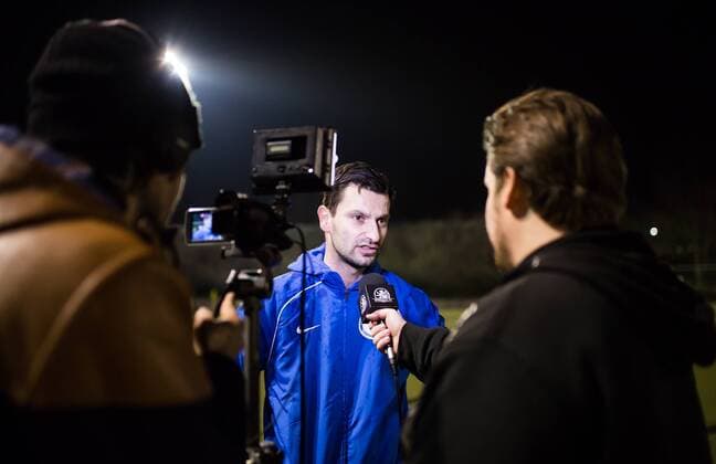 Fußball, Trainerhistorie, SV Tasmania Berlin Berlin, Deutschland, 25.03.2015: Fußball Berliner Pilsner Pokal 1. Herren Saison 2014 2015 Halbfinale - SV Lichtenberg 47 - SV Tasmania. Trainer Miroslav Jagatic (Tasmania) nach dem Spiel im Interview mit Spreekick.tv