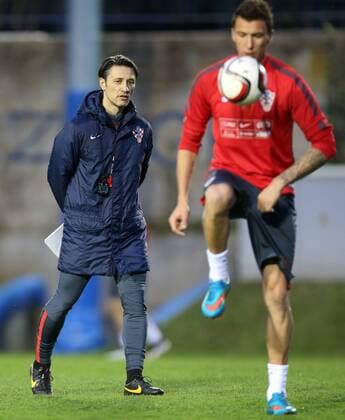 Mario Mandzukic, Niko Kovac - Croatian national football team training - Zagreb, Croatia 26.03.2015., Zagreb, Croatia - Training of Croatian national football team before the qualifying match with Norway for Euro 2016.  IgorxKralj PIXSELL