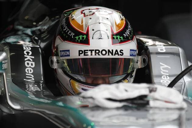 Motorsports: FIA Formula One World Championship WM Weltmeisterschaft 2015, Grand Prix of Malaysia, 44 Lewis Hamilton (GBR, Mercedes AMG Petronas Formula One Team), xHOCHxZWEIx