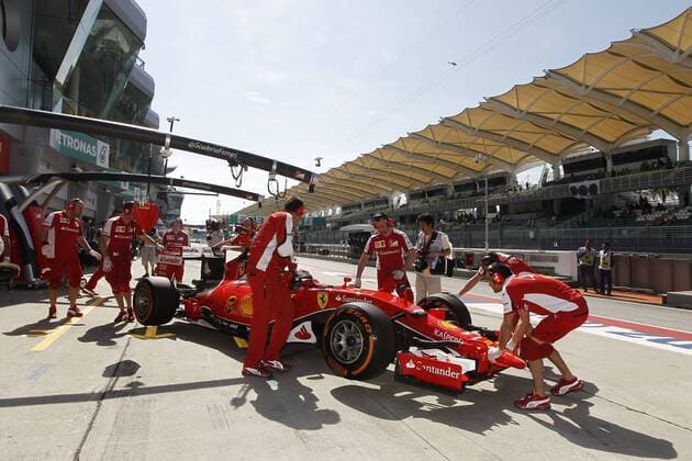 Motorsports: FIA Formula One World Championship WM Weltmeisterschaft 2015, Grand Prix of Malaysia, 7 Kimi Raikkonen (FIN, Scuderia Ferrari), xHOCHxZWEIx