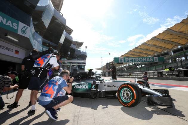 Motorsports: FIA Formula One World Championship WM Weltmeisterschaft 2015, Grand Prix of Malaysia, 6 Nico Rosberg (GER, Mercedes AMG Petronas Formula One Team), xHOCHxZWEIx