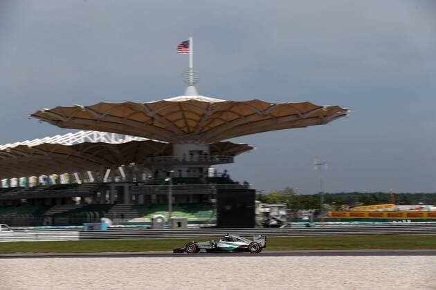 27.03.2015 - Free Practice 1, Lewis Hamilton (GBR) Mercedes AMG F1 W06 Malaysian Grand Prix, Sepang 26 - 29 March 2015 