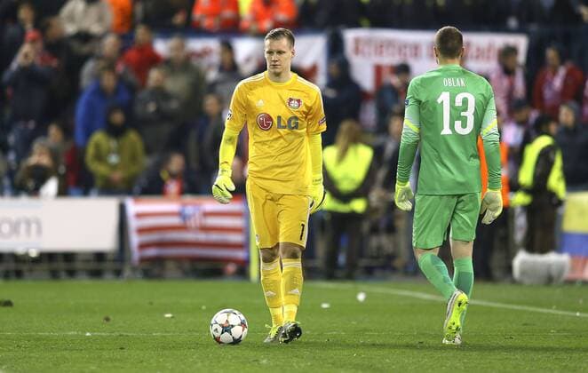 Foto: Torwart jan Oblak , Atletico , rechts , und Bernd Leno , links Fussball - Championsleague am Di. 17.03.2015 Achtelfinale, Atletico Madrid - Bayer 04 Leverkusen