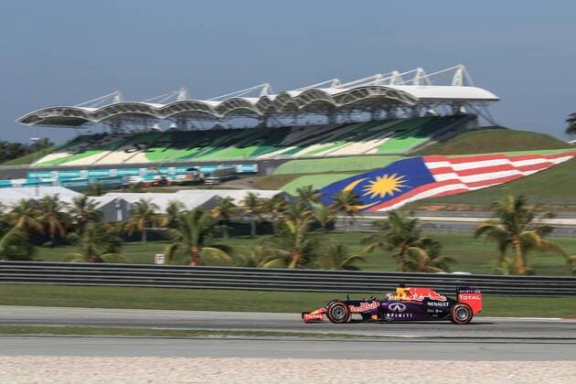 27 March 2015: Daniel Ricciardo of Infiniti Red Bull Racing in action during friday free practice of the Formula 1 Petronas Malaysia Grand Prix held at Sepang International Circuit in Sepang, Malaysia. AUTO: MAR 27 Formula 1 - Malaysia Grand Prix Icon3781503278001 EDITORIAL USE ONLY