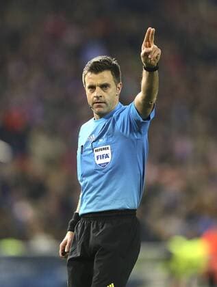 Foto: Schiri Nicola Rizzoli (ITA) Fussball - Championsleague am Di. 17.03.2015 Achtelfinale, Atletico Madrid - Bayer 04 Leverkusen