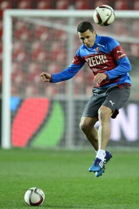 Czech soccer player Marek Suchy in action during the training prior to the qualification match Czech Republic vs Latvia for the European Championships in Prague, Czech Republic, March 27, 2015. (CTKxPhoto MichalxKamaryt) CTKPhotoP201503270878701  kmt 8