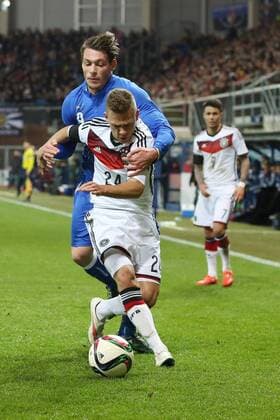 Andrea Belotti (U.S. Citta Di Palermo) im Zweikampf gegen Joshua Kimmich (RB Leipzig 24) Deutschland vs Italien, Fussball - U21 U 21 Freundschaftsspiel, 27.03.2015 , EP_JSE