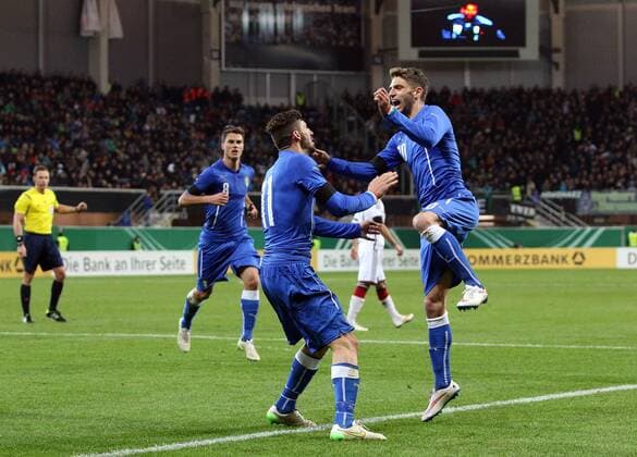 v.li.: Nr 11 Marcello Trotta (Italien) mit Torjubel, celebrate the goal, goal celebration, Jubel über das Tor 0:1 Fussball, Testspiel, U 21-Männer, Deutschland - Italien, xmrx