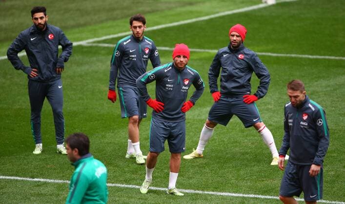 Turkey National football team during a training session in Amsterdam and a press conference PK Pressekonferenz in Amsterdam, Netherlands, 27 March 2015. The Turkeys will face Nedherland in the UEFA EURO EM Europameisterschaft Fussball 2016 qualifying soccer match on 28 March 2015. Pictured: Gokhan Tore, Gokhan Gonul 