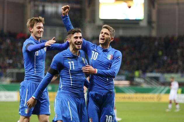 Daniele Rugani (Empoli F.C.), Torschuetze Marcello Trotta (A.S. Avellino) und Domenico Berardi (U.S. Citta Di Palermo) beim Torjubel nach dem Treffer zum mit dem Fuehrungs Tor zum 1:0 Deutschland vs Italien, Fussball - U21 U 21 Freundschaftsspiel, 27.03.2015 , EP_JSE