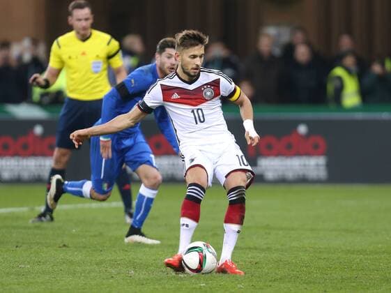 Paderborn Fußball Länderspiel U21 U 21 Deutschland vs. Italien, Moritz Leitner (GER) schießt das Elfmetertor zum 2:2