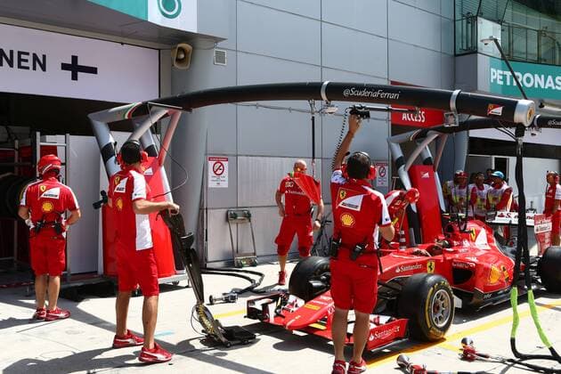 28.03.2015 - Mechanics Ferrari Malaysian Grand Prix, Sepang 26 - 29 March 2015 