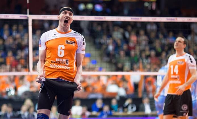 Berlin, Deutschland, 28.03.2015: Volleyball CEV Champions League Final 4 2015 - Halbfinale 1 BR Volleys - Zenit Kazan. Felix Fischer (BR Volleys 6)