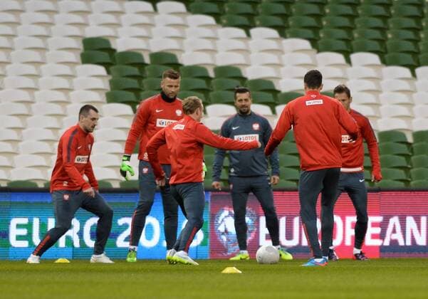 March 28, 2015 - Dublin, Ireland - Members of the Polish football team during the pre-match official training, ahead of the Euro 2016 qualifier between the Republic of Ireland and Poland. Dublin, Ireland. Saturday 28 March 2015. Photo by: Artur Widak NurPhoto Polish Football team arrives to Dublin for Euro 2016 qualifier  - ZUMAn230