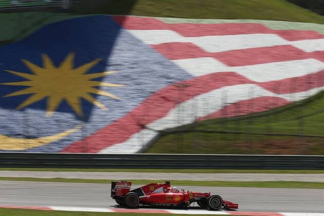 Motorsports: FIA Formula One World Championship WM Weltmeisterschaft 2015, Grand Prix of Malaysia, 5 Sebastian Vettel (GER, Scuderia Ferrari), xHOCHxZWEIx