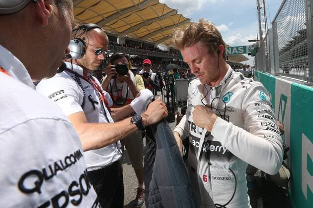 Motorsports: FIA Formula One World Championship WM Weltmeisterschaft 2015, Grand Prix of Malaysia, 6 Nico Rosberg (GER, Mercedes AMG Petronas Formula One Team), xHOCHxZWEIx