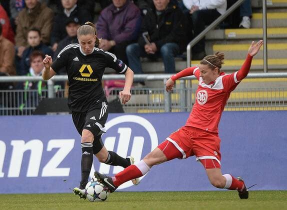 29.03.2015, xjhx, Fussball Champions League 1 4 Finale, 1.FFC Frankfurt - Bristol Academy WFC, v.l. Ana-Maria Crnogorcevic (1.FFC Frankfurt), Loren Dykes (Brystol WFC)