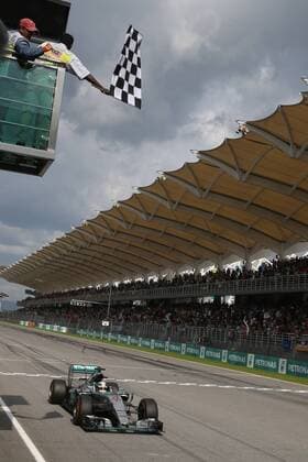 Motorsports: FIA Formula One World Championship WM Weltmeisterschaft 2015, Grand Prix of Malaysia, 44 Lewis Hamilton (GBR, Mercedes AMG Petronas Formula One Team), xHOCHxZWEIx