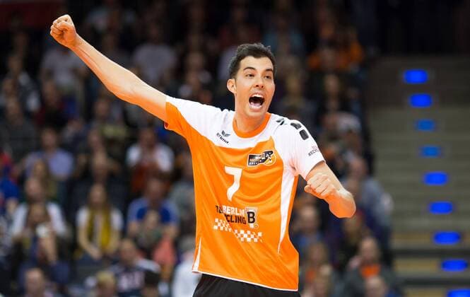 Berlin, Deutschland, 29.03.2015: Volleyball CEV Champions League Final 4 2015 - Spiel um Platz 3 4 BR Volleys - PGE Skra Belchatow. Kawika Shoji (BR Volleys 7) jubelt