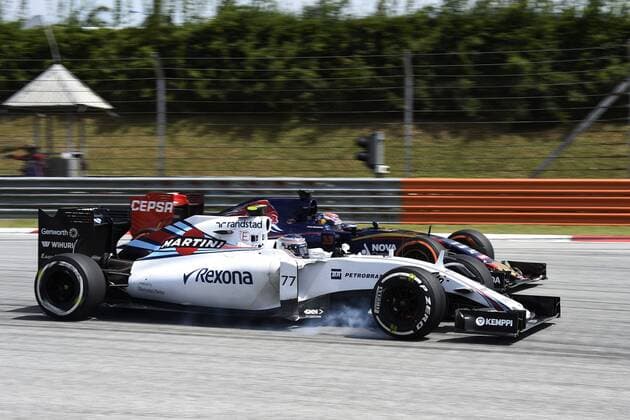 Motorsports: FIA Formula One World Championship WM Weltmeisterschaft 2015, Grand Prix of Malaysia, 77 Valtteri Bottas (FIN, Williams Martini Racing), 33 Max Verstappen (NLD, Scuderia Toro Rosso), xHOCHxZWEIx