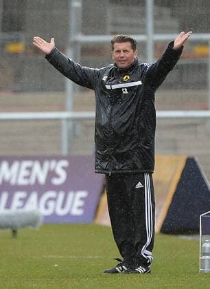29.03.2015, xjhx, Fussball Champions League 1 4 Finale, 1.FFC Frankfurt - Bristol Academy WFC, v.l. Trainer Colin Bell (1.FFC Frankfurt) gibt Anweisungen, gestikuliert, mit den Armen gestikulieren gives instructions, gesticulate.