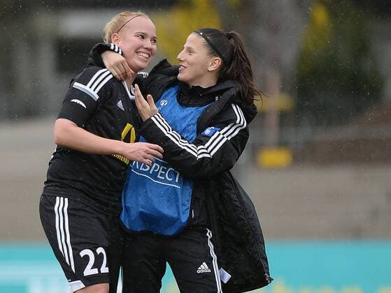 29.03.2015, xjhx, Fussball Champions League 1 4 Finale, 1.FFC Frankfurt - Bristol Academy WFC, v.l. Jana Loeber (1.FFC Frankfurt), Valentina Limani (1.FFC Frankfurt) jubeln jubelt nach Spielende.