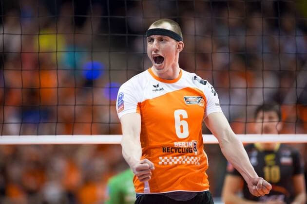 Berlin, Deutschland, 29.03.2015: Volleyball CEV Champions League Final 4 2015 - Spiel um Platz 3 4 BR Volleys - PGE Skra Belchatow. Felix Fischer (BR Volleys 6) jubelt