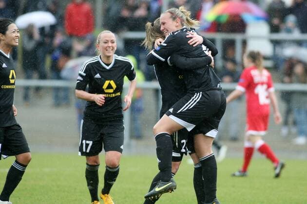 Viertelfinale Rueckspiel der UEFA Women s Champions League: 1. FFC Frankfurt gegen Bristol Academy WFC am Sonntag (29.03.2015) im Stadion am Brentanobad in Frankfurt am Main. jubel nach 6:0 durch Laura Störzel Stoerzel (1. FFC Frankfurt).