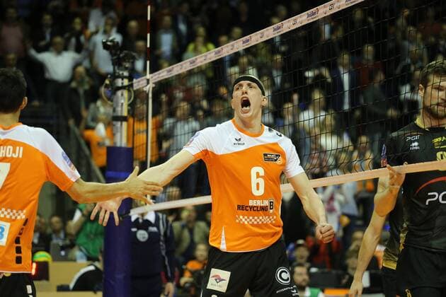 Felix Fischer (BR Volleys), jubelt nach einem Punkt BR Volleys Berlin-PGE Skra Belchatow Volleyball CEV Champions League 2014 2015, CEV Deniz Bank, Final Four, Spiel um Platz 3, kleines Finale Herren, Männer, Maenner, men, Volleyball, Deutschland, Germany, Max-Schmeling-Halle Berlin, 29.3.2015