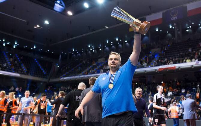 Berlin, Deutschland, 29.03.2015: Volleyball CEV Champions League Final 4 2015 - Finale Siegerehrung. Trainer Vladimir Alekno (Kazan) bejubelt den Sieg beim Final 4