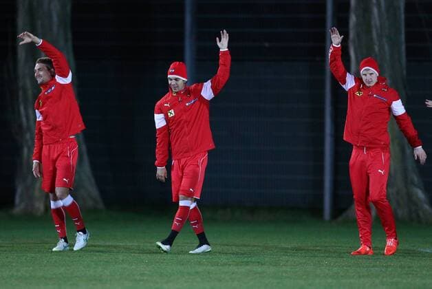 SOCCER - UEFA EURO EM Europameisterschaft Fussball 2016 quali, AUT vs BIH VIENNA,AUSTRIA,29.MAR.15 - SOCCER - UEFA European Championship EM Europameisterschaft 2016, European Qualifiers, OEFB international match Länderspiel Austria vs Bosnia and Herzegovina, training team AUT. Image shows Stefan Ilsanker, Aleksandar Dragovic and Martin Hinteregger (AUT). GEPAxpictures xChristianxOrt 