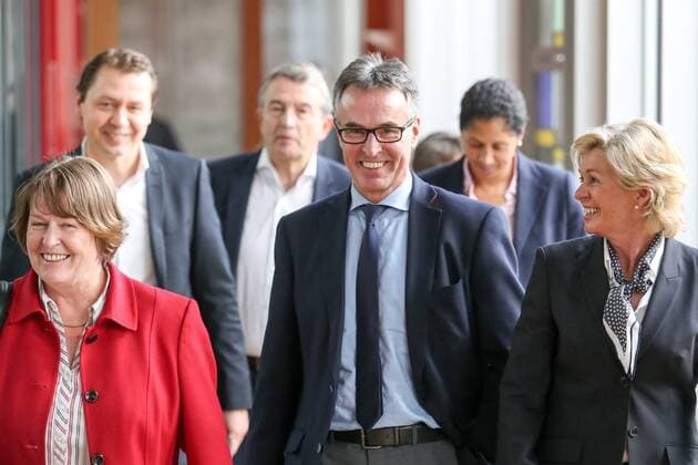 vorne v.li.: Hannelore Ratzeburg (DFB-Vizepräsidentin), Helmut Sandrock (DFB-Generalsekretär), Silvia Neid (Bundestrainerin, DFB-Trainerin), hinten v.li.: Ralf Köttker (Mediendirektor DFB), Wolfgang Niersbach (DFB-Präsident), Steffi Jones (DFB-Direktorin Mädchenfußball und Frauenfußball), Fussball, Pressekonferenz DFB-Frauen, DFB-Zentrale, xozx
